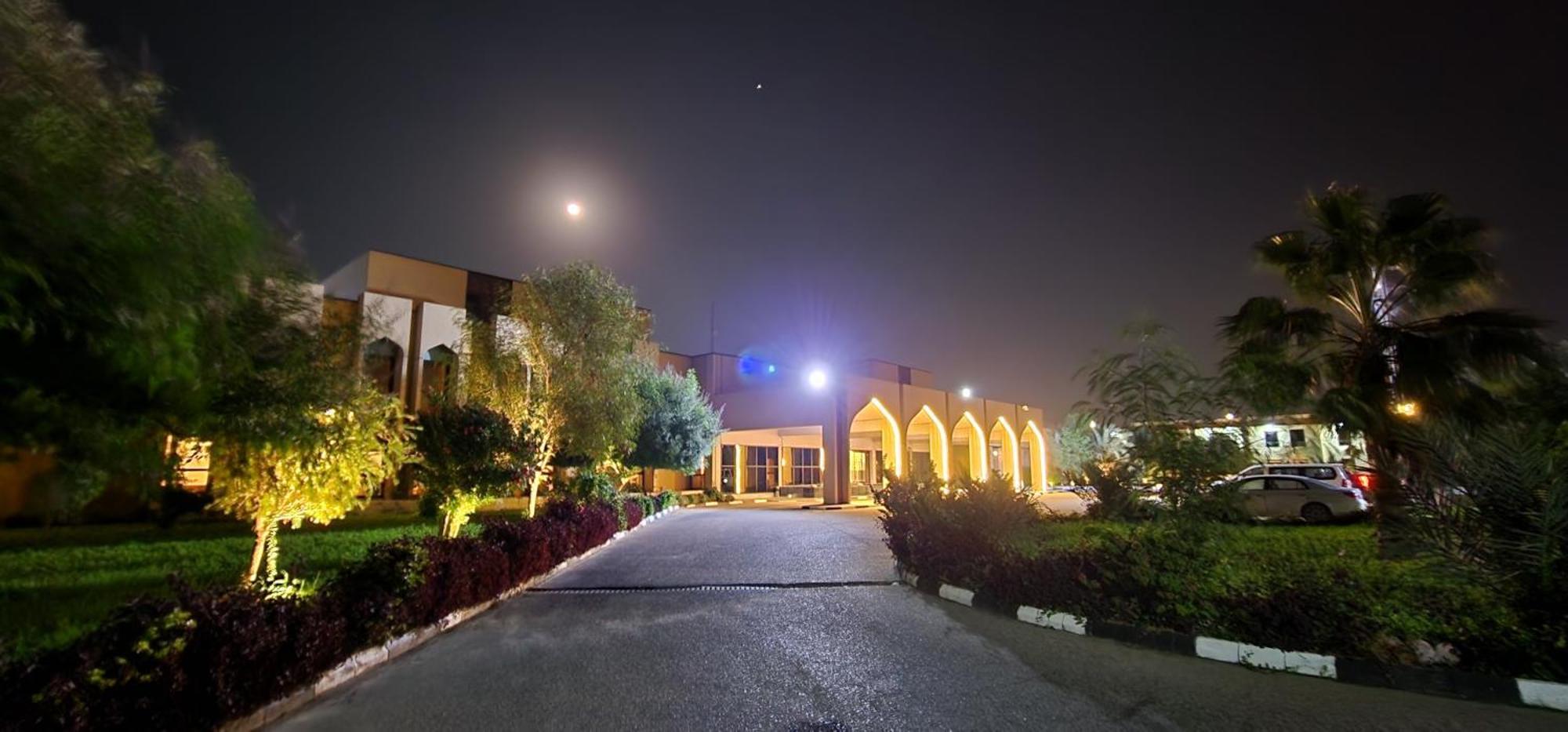 Basrah International Airport Hotel Esterno foto