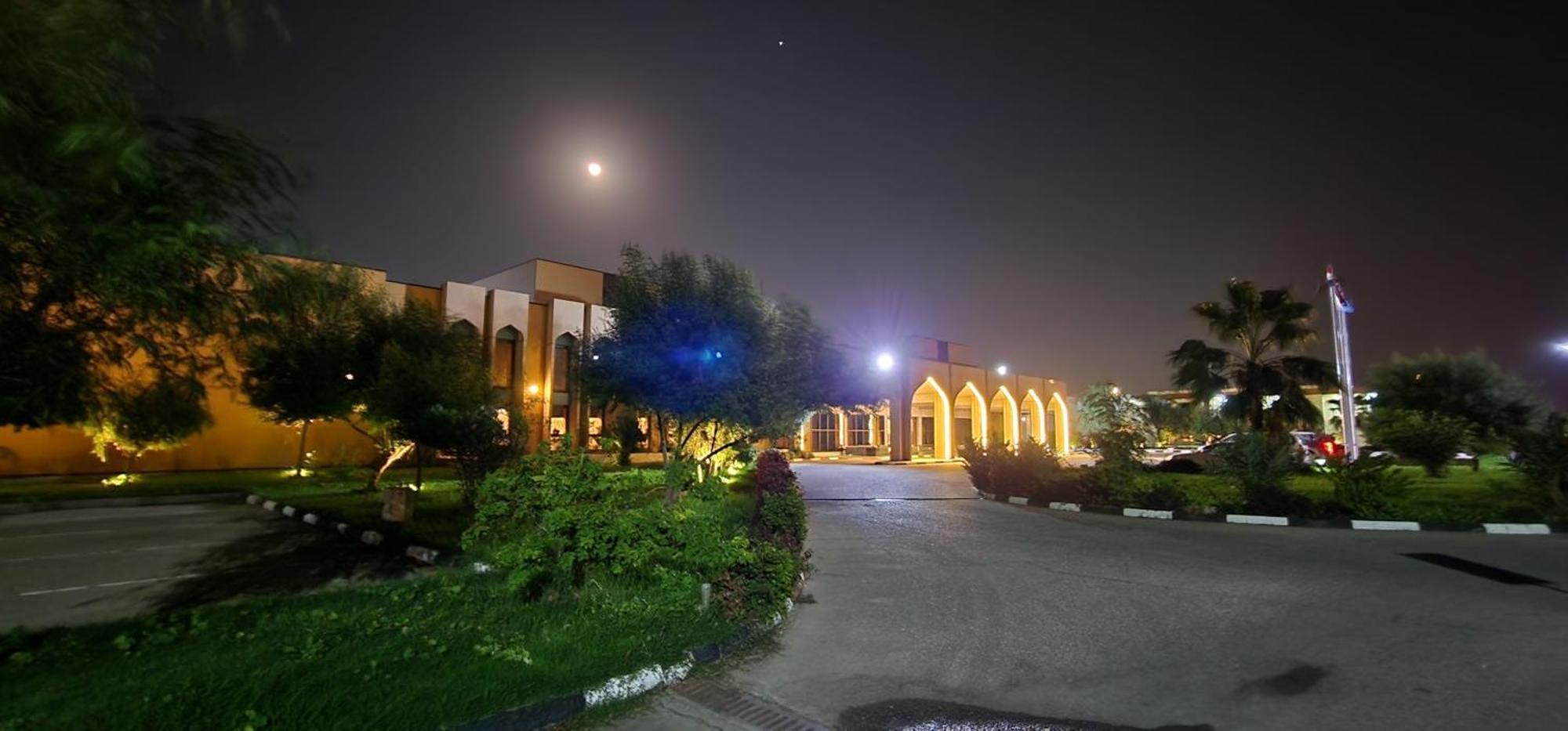 Basrah International Airport Hotel Esterno foto